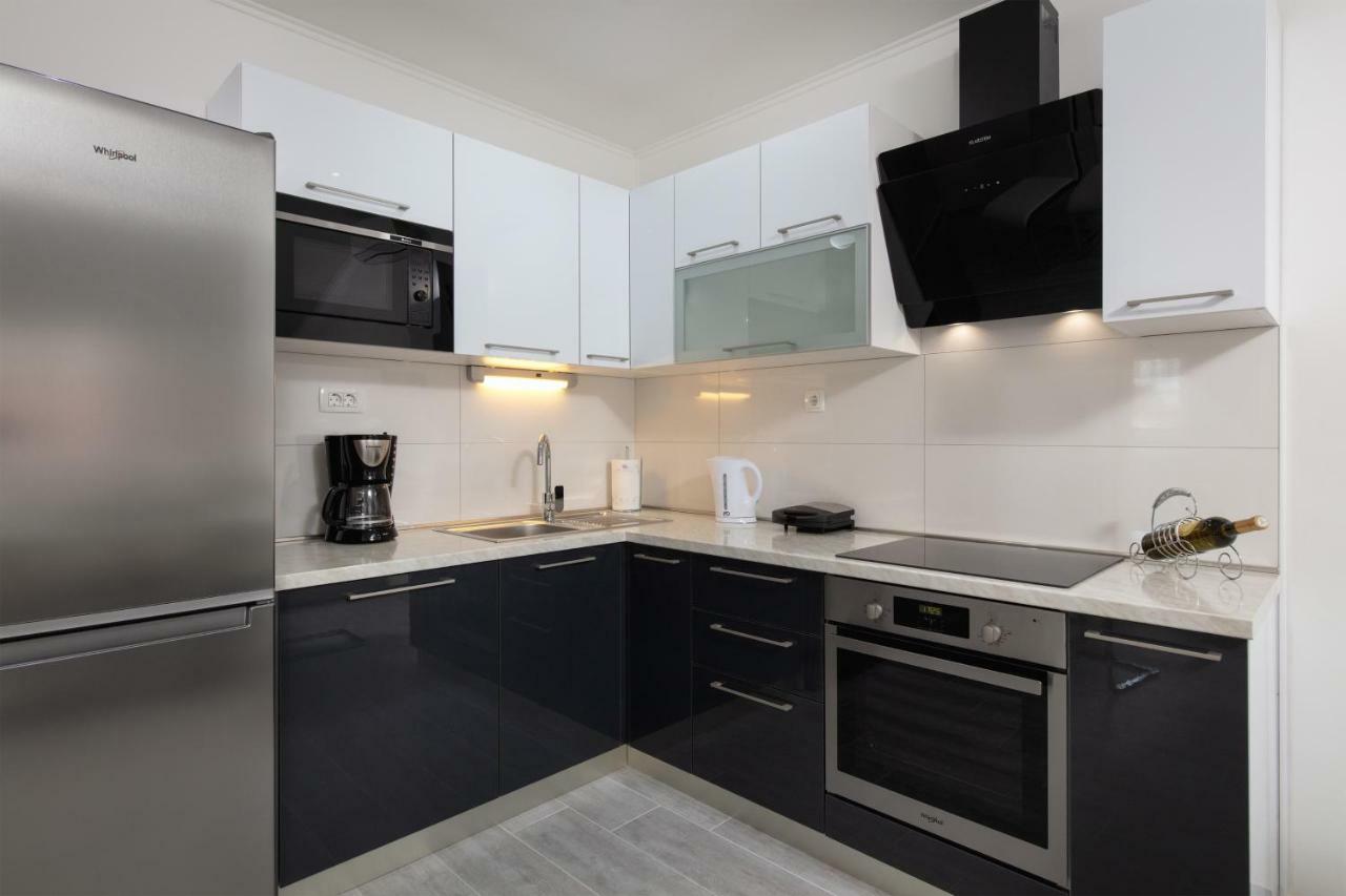 Villa Apartments Kordic Kastela Luaran gambar