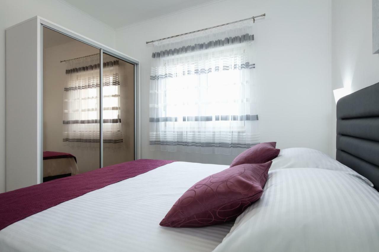 Villa Apartments Kordic Kastela Luaran gambar