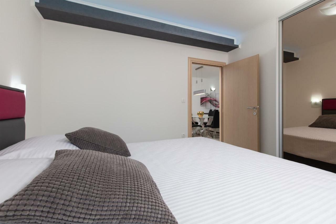Villa Apartments Kordic Kastela Luaran gambar