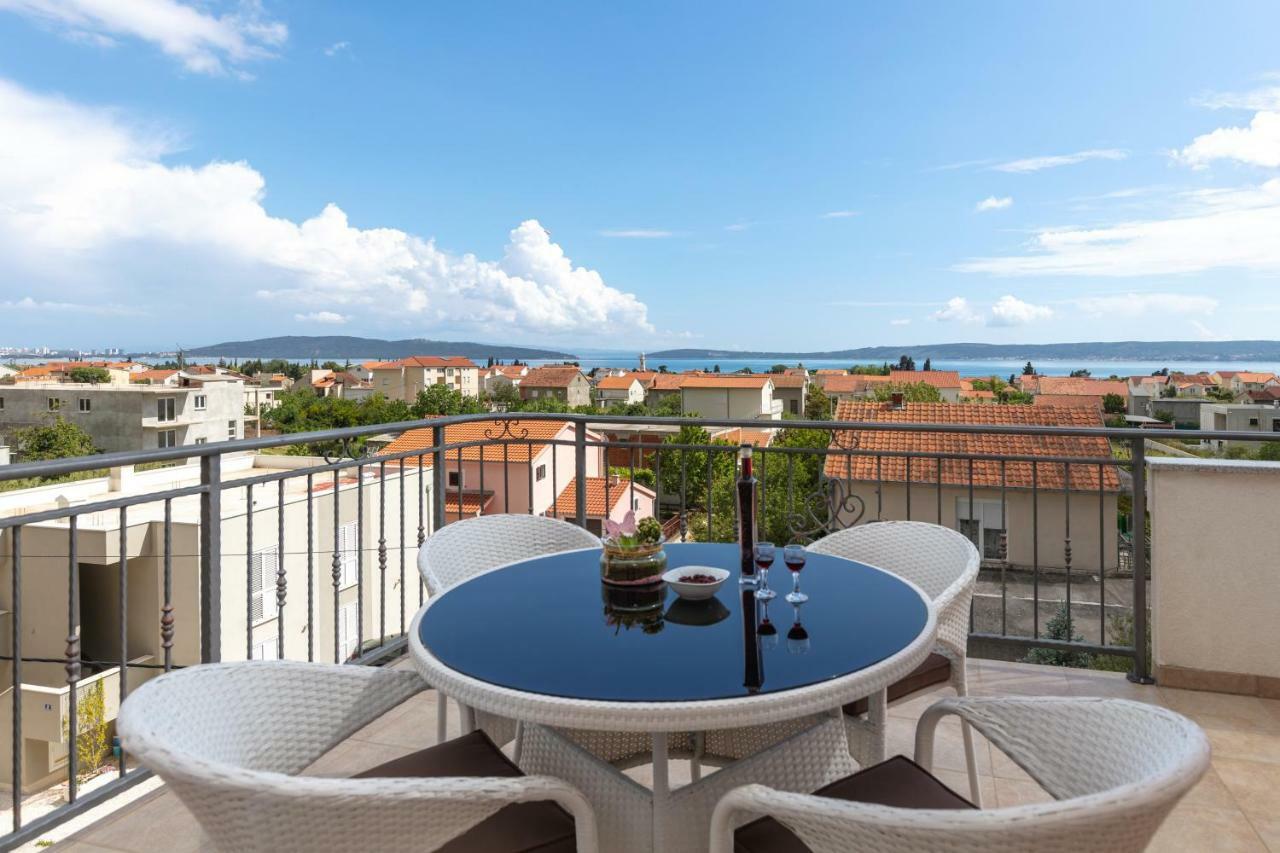 Villa Apartments Kordic Kastela Luaran gambar
