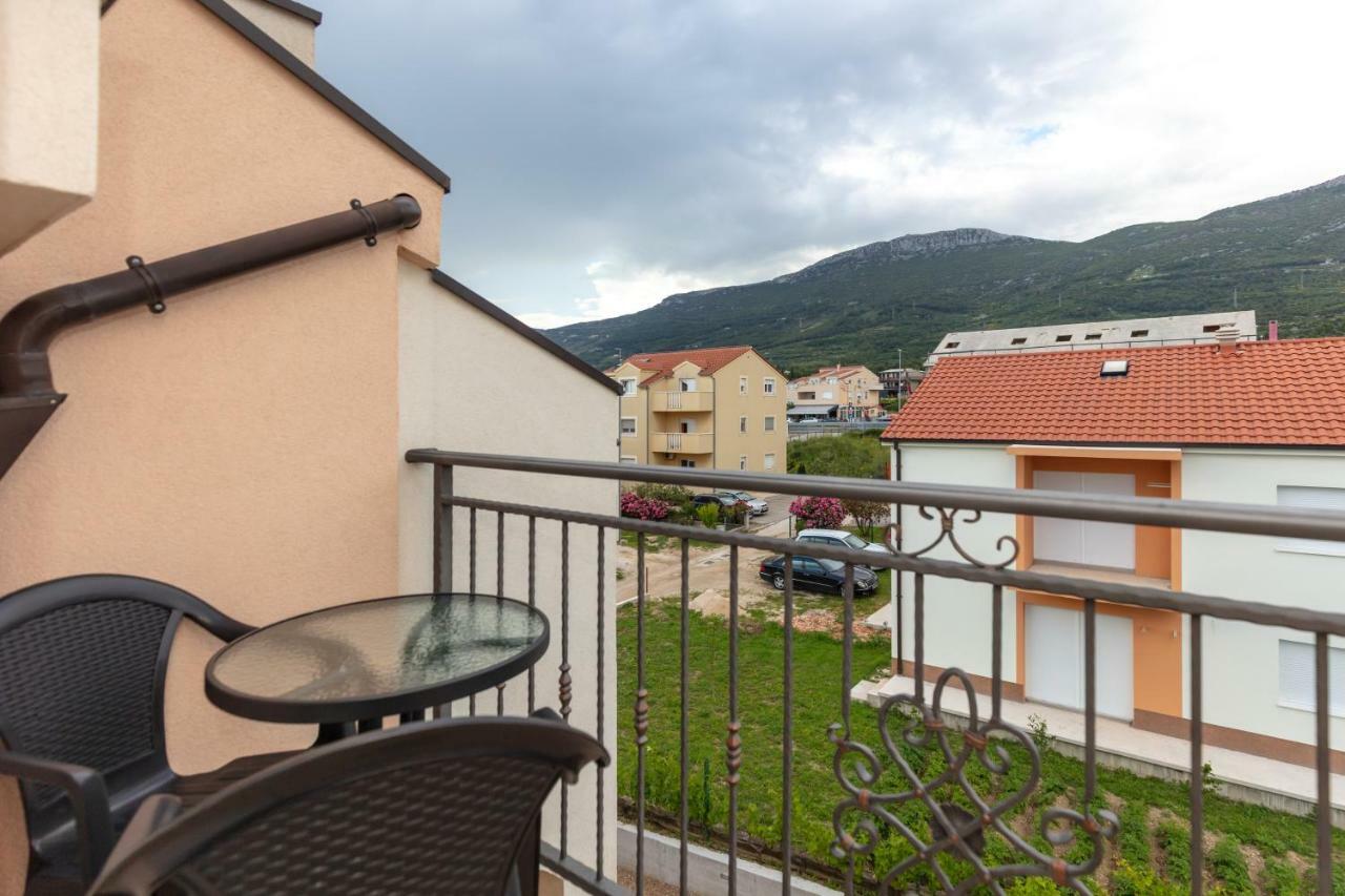 Villa Apartments Kordic Kastela Luaran gambar