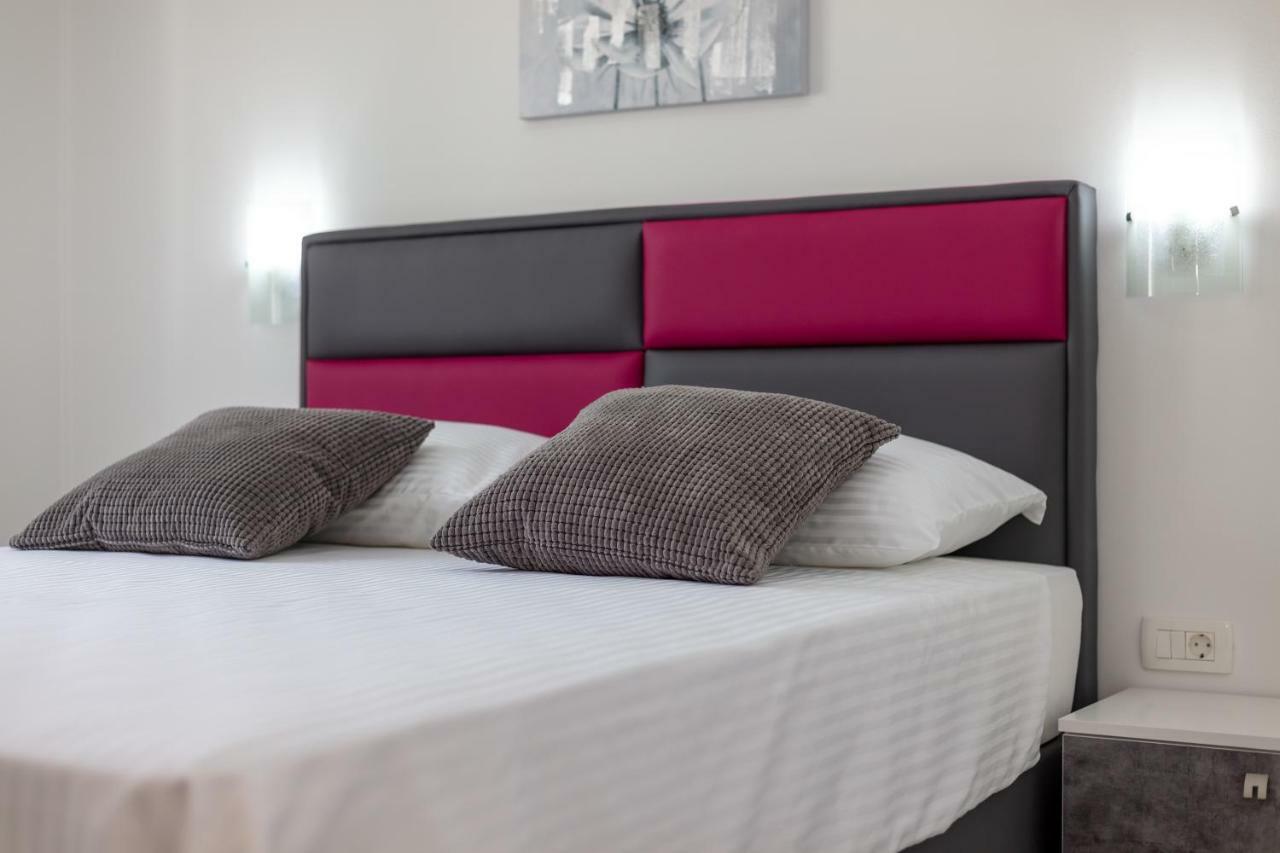 Villa Apartments Kordic Kastela Luaran gambar