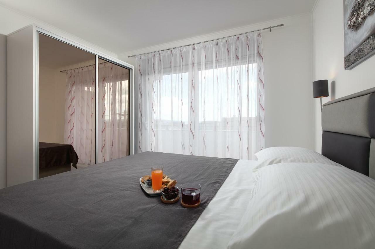 Villa Apartments Kordic Kastela Luaran gambar